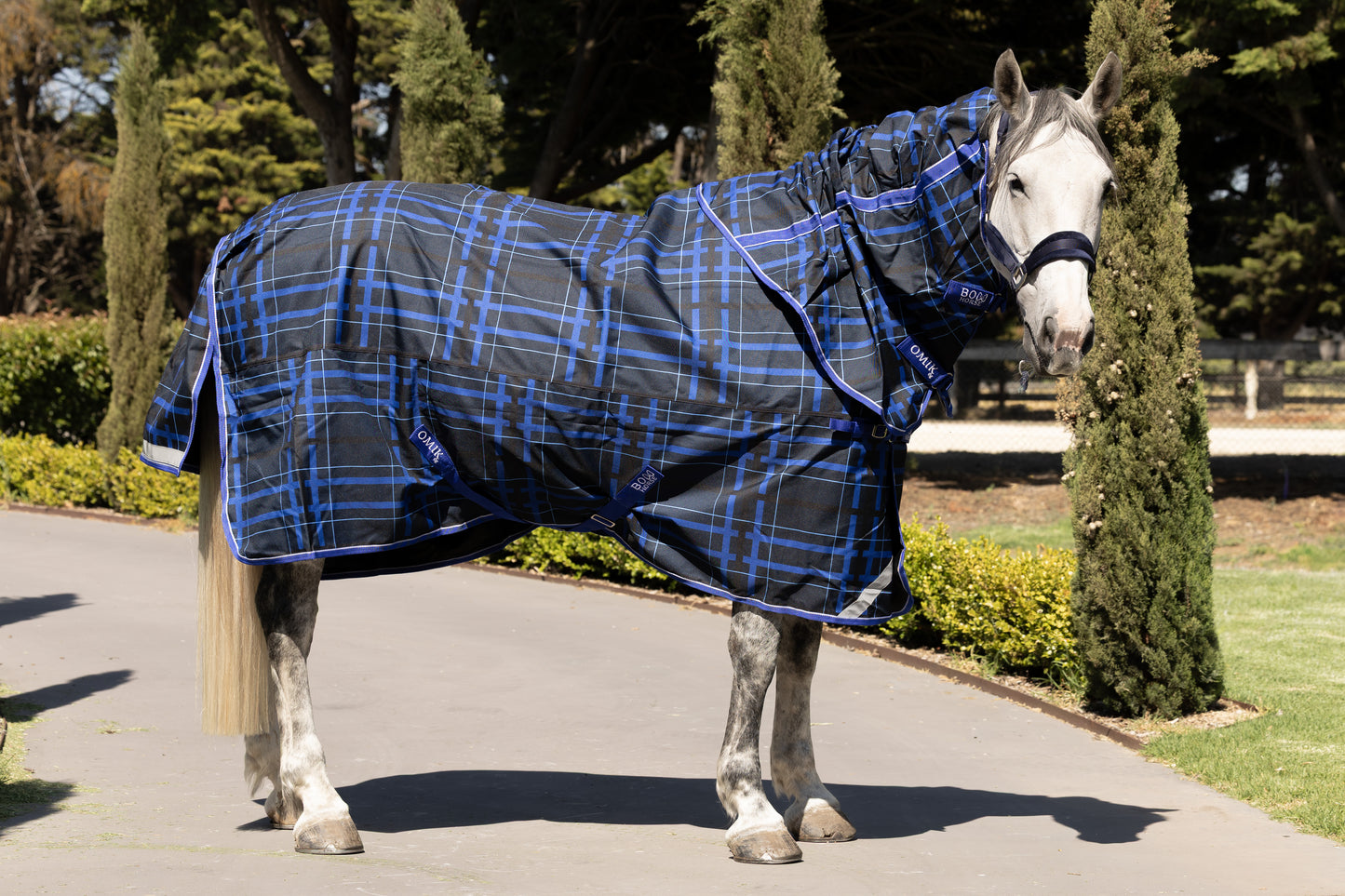 Atlas Turnout with Detachable Neck Cover - Extra Wide Sizing